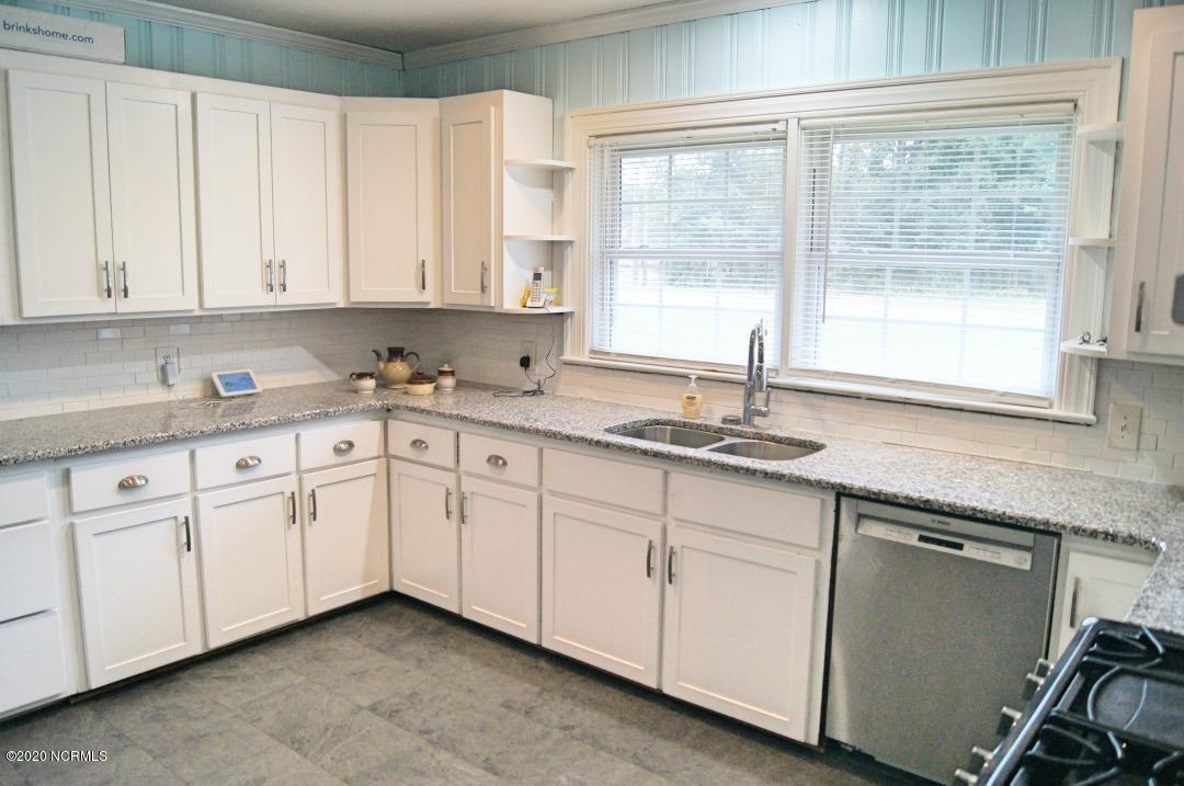 6651 River Road Washington, NC 27889 - Photo 12 of 35 012_KitchenView2