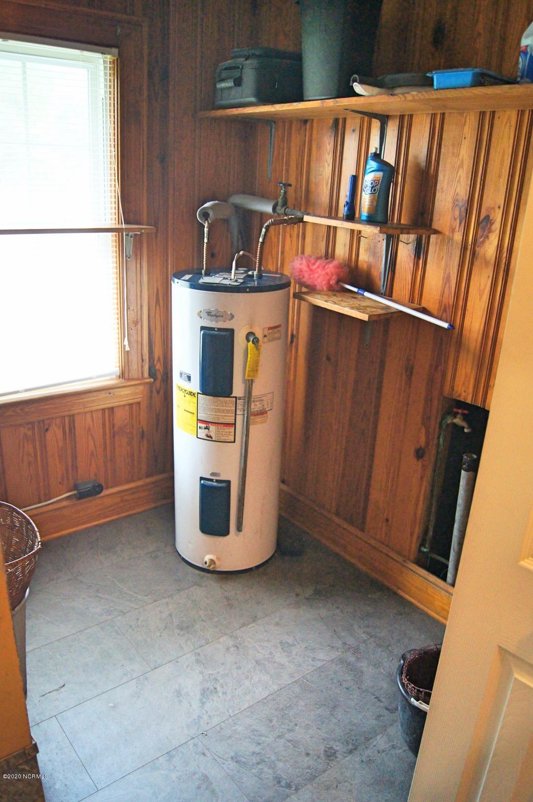 6651 River Road Washington, NC 27889 - Photo 16 of 35 016_LaundryRoom