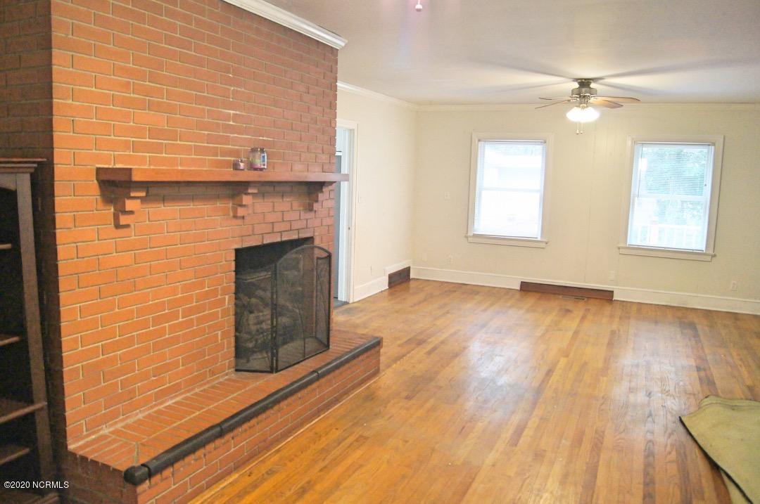 6651 River Road Washington, NC 27889 - Photo 9 of 35 009_FamilyRoomView2