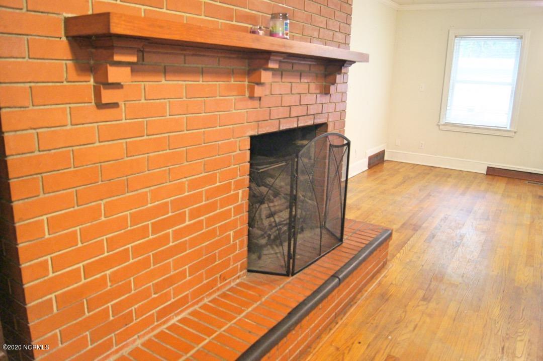 6651 River Road Washington, NC 27889 - Photo 10 of 35 010_Fireplace