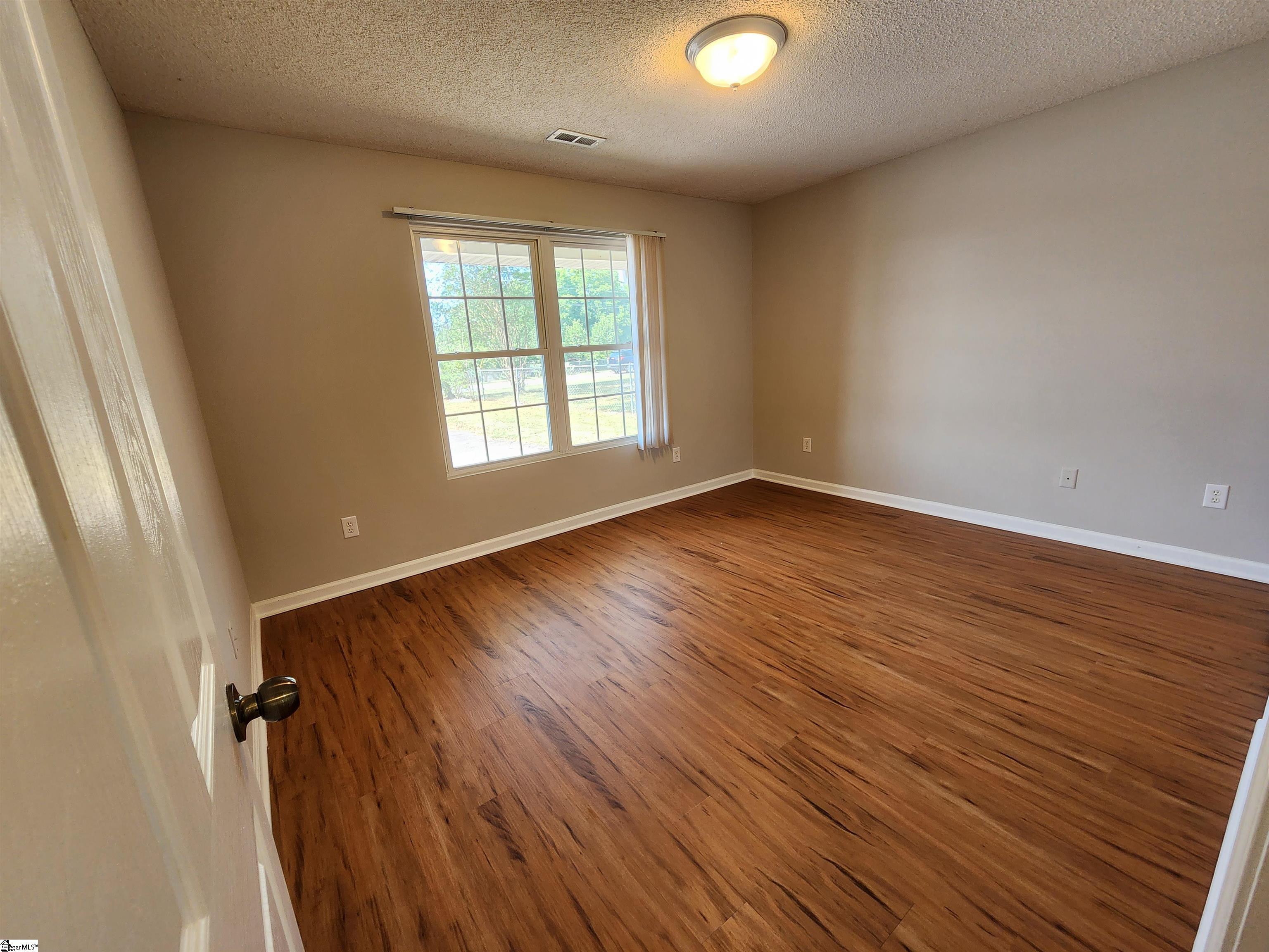 1025 West Shockley Ferry Road Anderson, SC 29626 - Photo 8 of 11 Gallery Image 8