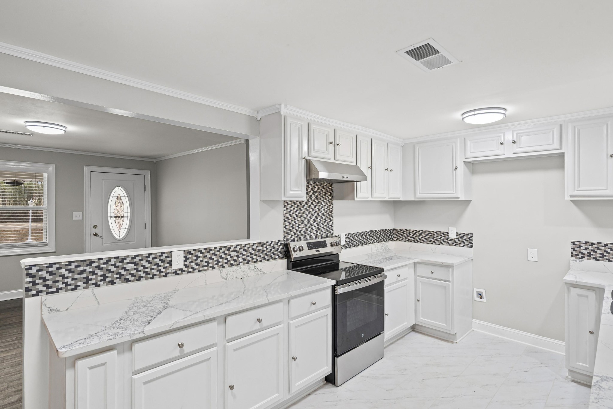10464 East Holmes Road Collierville, TN 38017 - Photo 3 of 17 Gallery Image 3