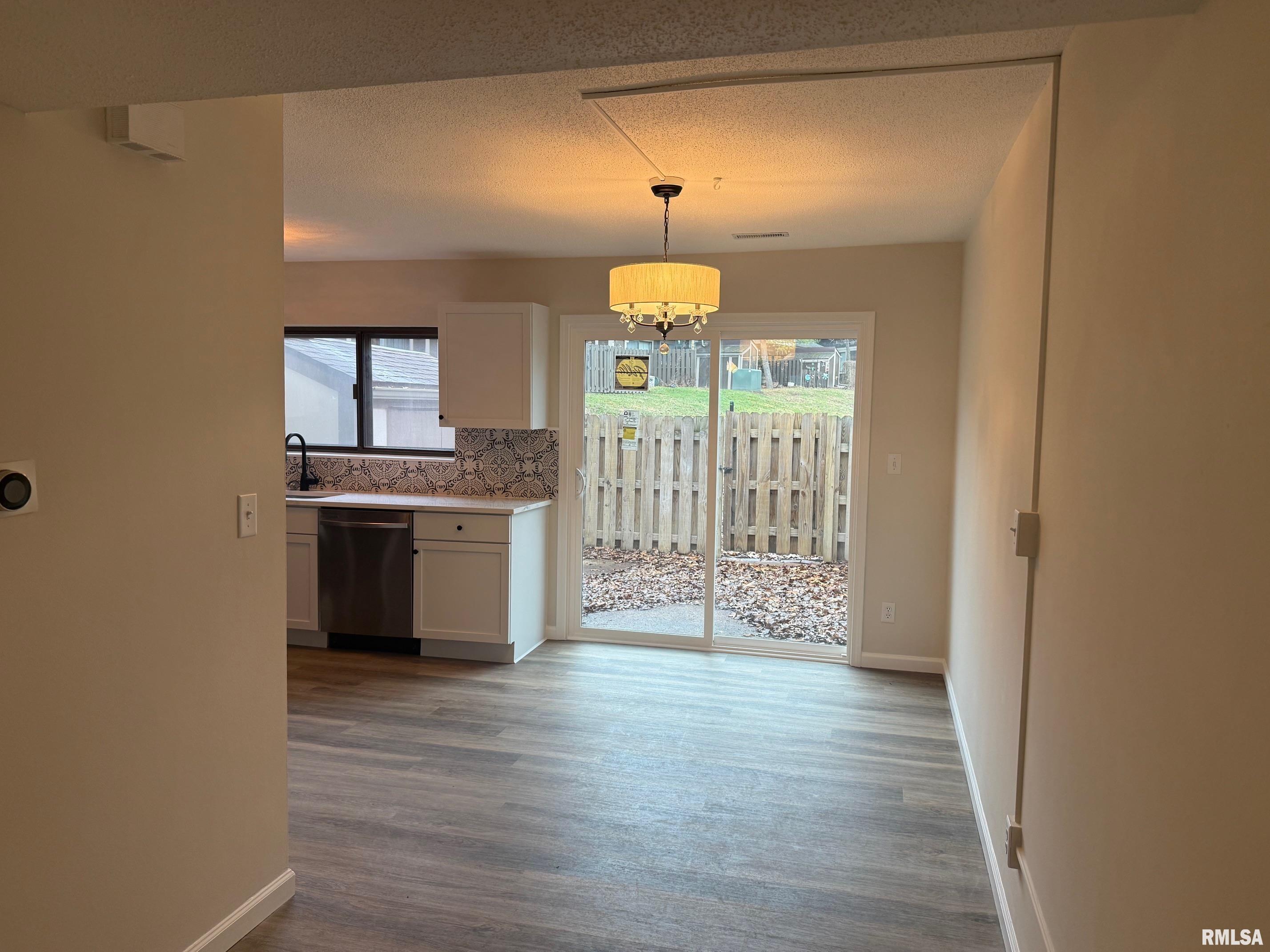 20 Trailridge Lane Springfield, IL 62704 - Photo 6 of 15 Gallery Image 6