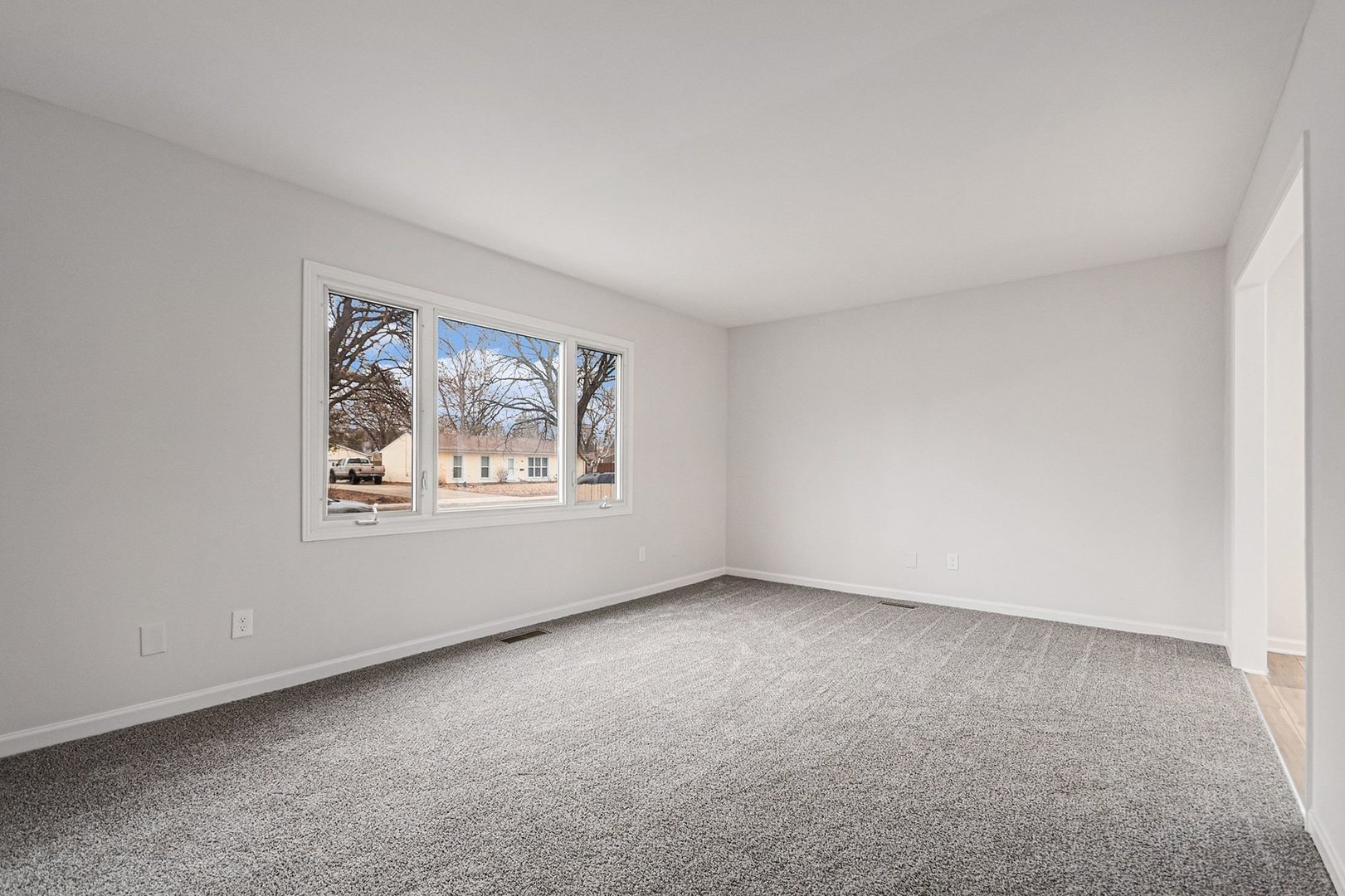 122 Long Beach Road Montgomery, IL 60538 - Photo 3 of 13 Gallery Image 3