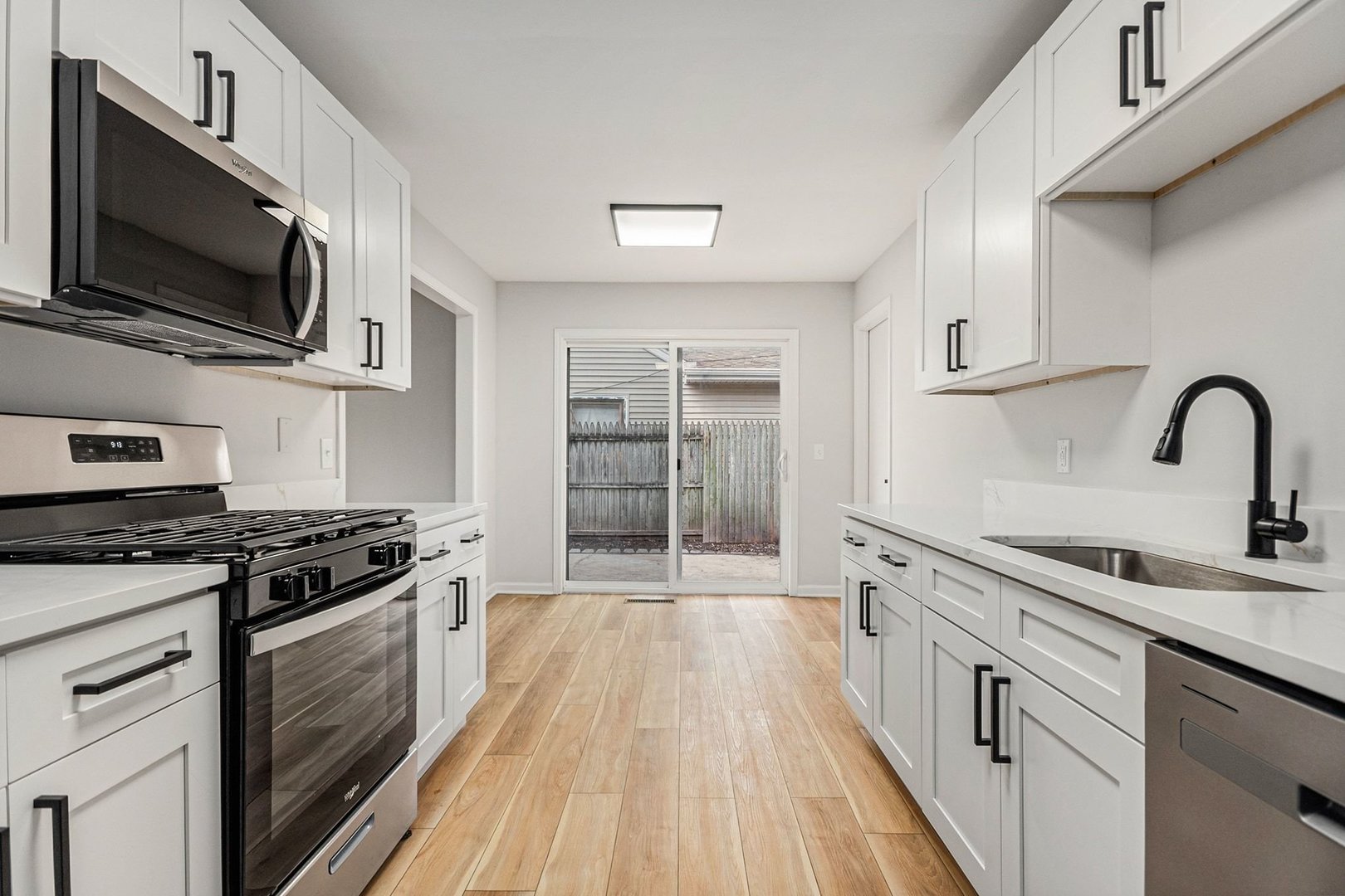 122 Long Beach Road Montgomery, IL 60538 - Photo 4 of 13 Gallery Image 4
