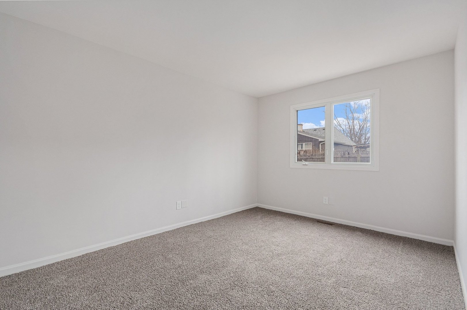 122 Long Beach Road Montgomery, IL 60538 - Photo 10 of 13 Gallery Image 10