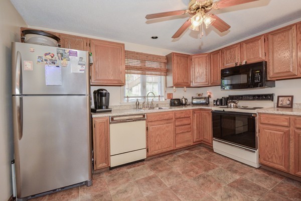 3 Lorraine Road Worcester, MA 01604 - Photo 9 of 30 Gallery Image 9