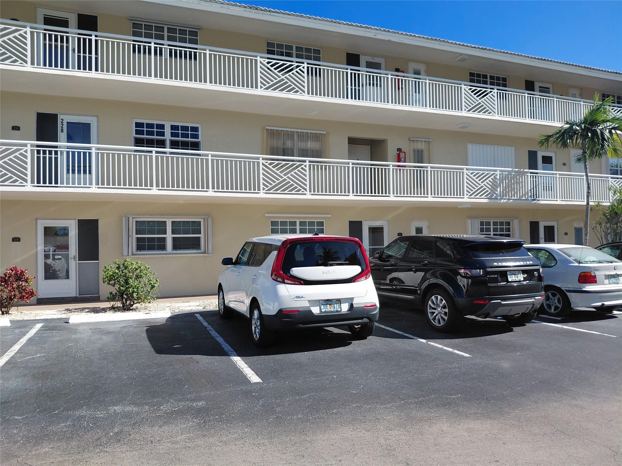 1951 Northeast 39th Street, Unit 127 Lighthouse Point, FL 33064 - Photo 35 of 35 Photo 34