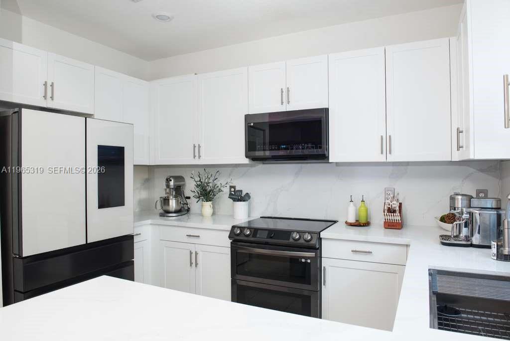 20917 Northeast 8th Avenue Miami, FL 33162 - Photo 2 of 44