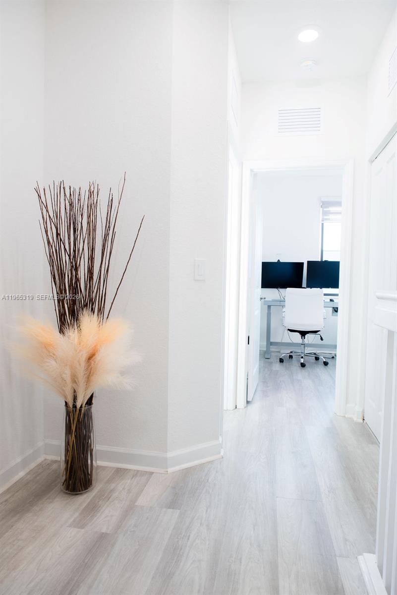 20917 Northeast 8th Avenue Miami, FL 33162 - Photo 22 of 44