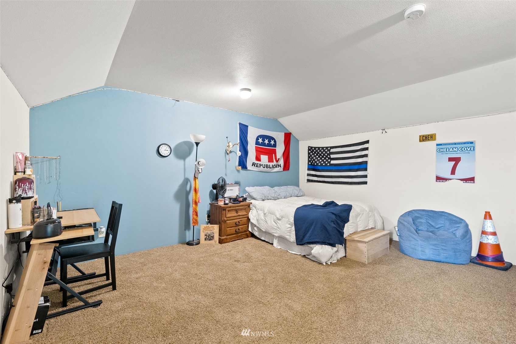 356 Wells Road Pe Ell, WA 98572 - Photo 30 of 40 a living room with furniture and a window