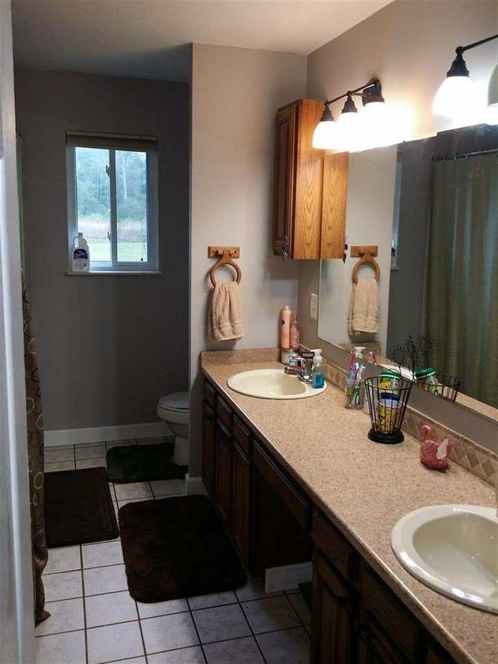 2322 East Vienna Road Clio, MI 48420 - Photo 27 of 70 21509314-28.JPG