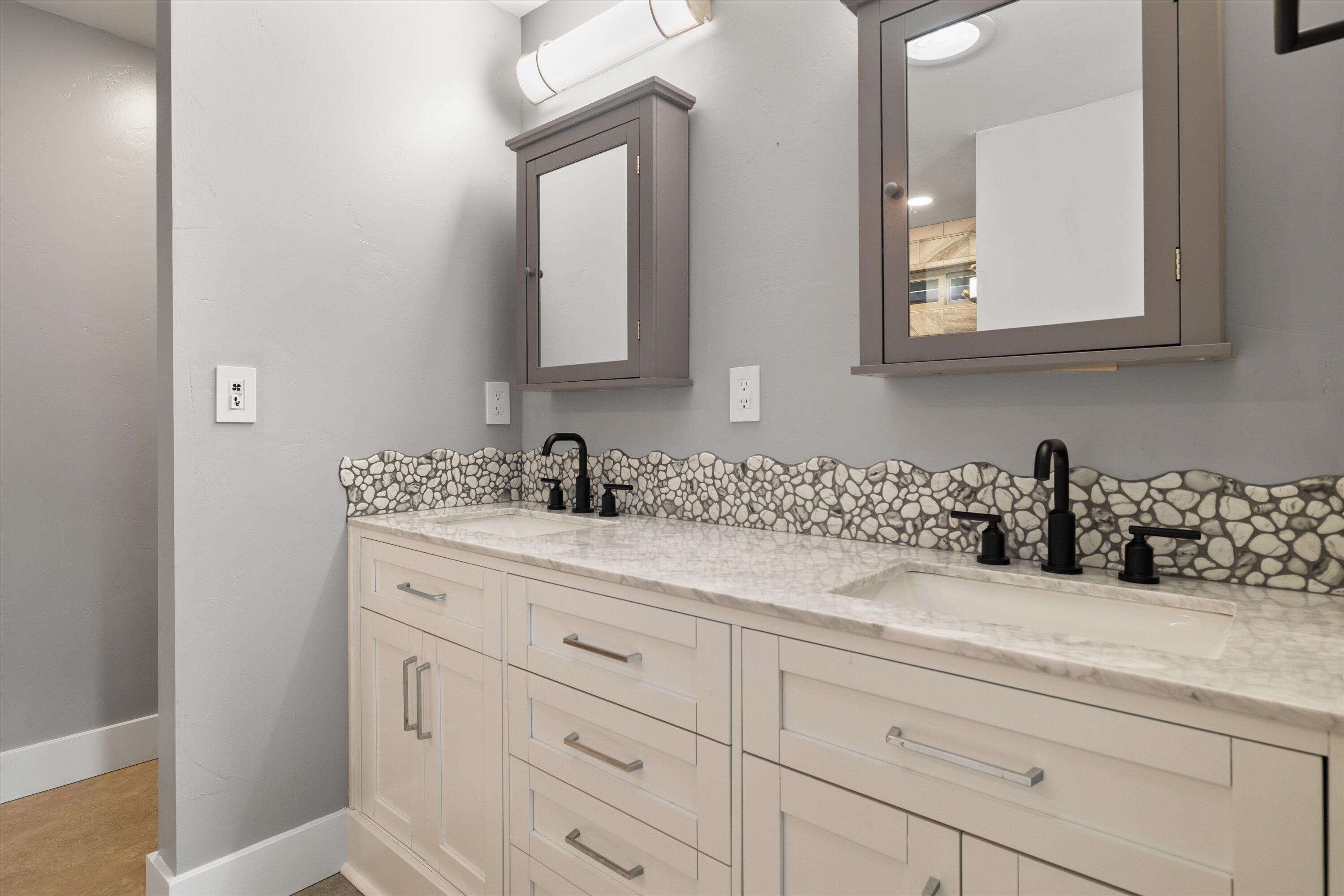 60095 East Ridgeview Drive Bend, OR 97702 - Photo 34 of 45 11-20231121 JILL ROSELL-4