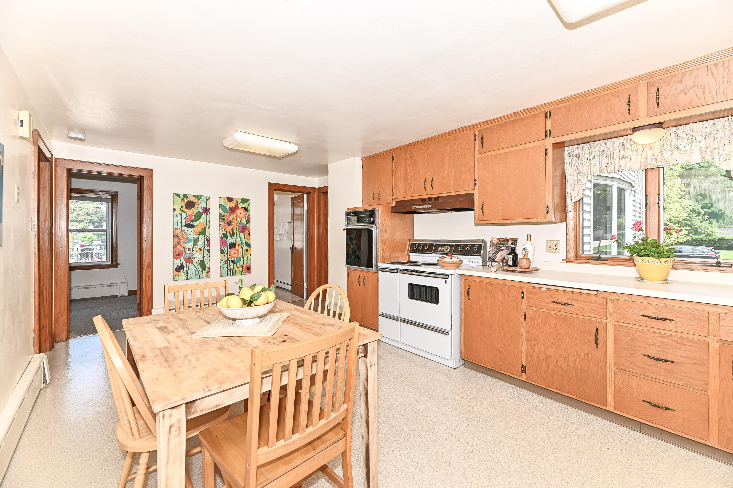 3445 South 96th Street Milwaukee, WI 53227 - Photo 17 of 52 Kitchen