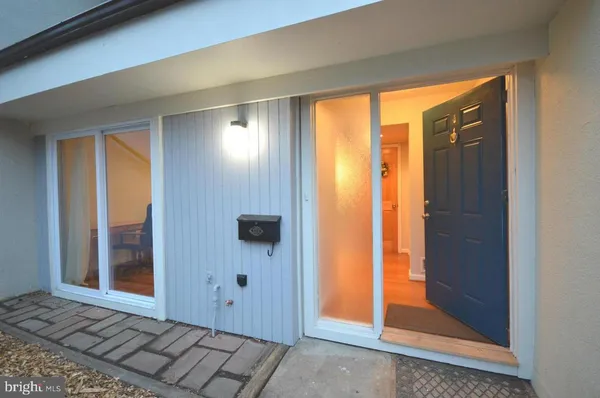 $2,650 | 2366 Southgate Square, Reston, VA 20191
