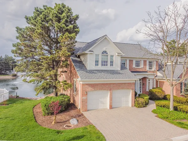 $750,000 | 11256 Alexandria Lane, Westchester, IL 60154