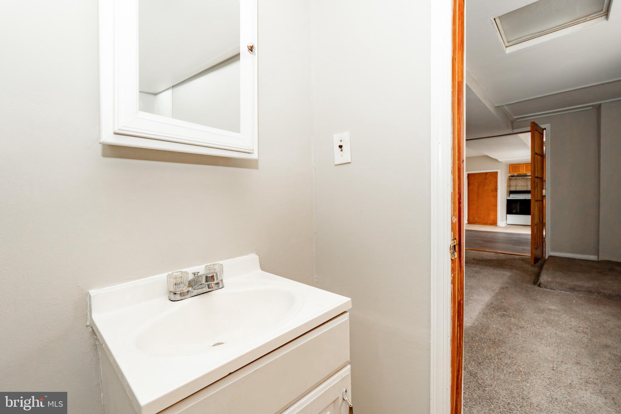 5763 Pemberton Street, Unit C Philadelphia, PA 19143 - Photo 18 of 37