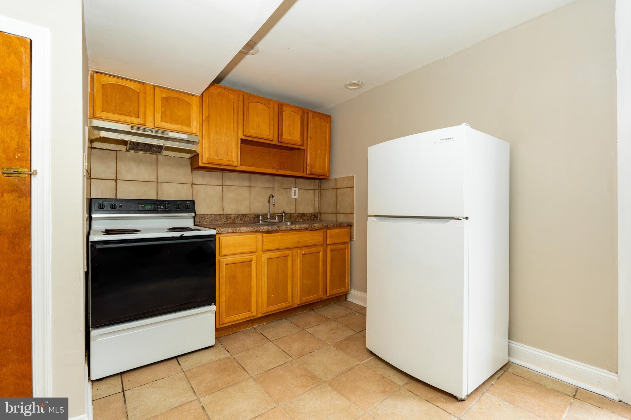 5763 Pemberton Street, Unit C Philadelphia, PA 19143 - Photo 4 of 37