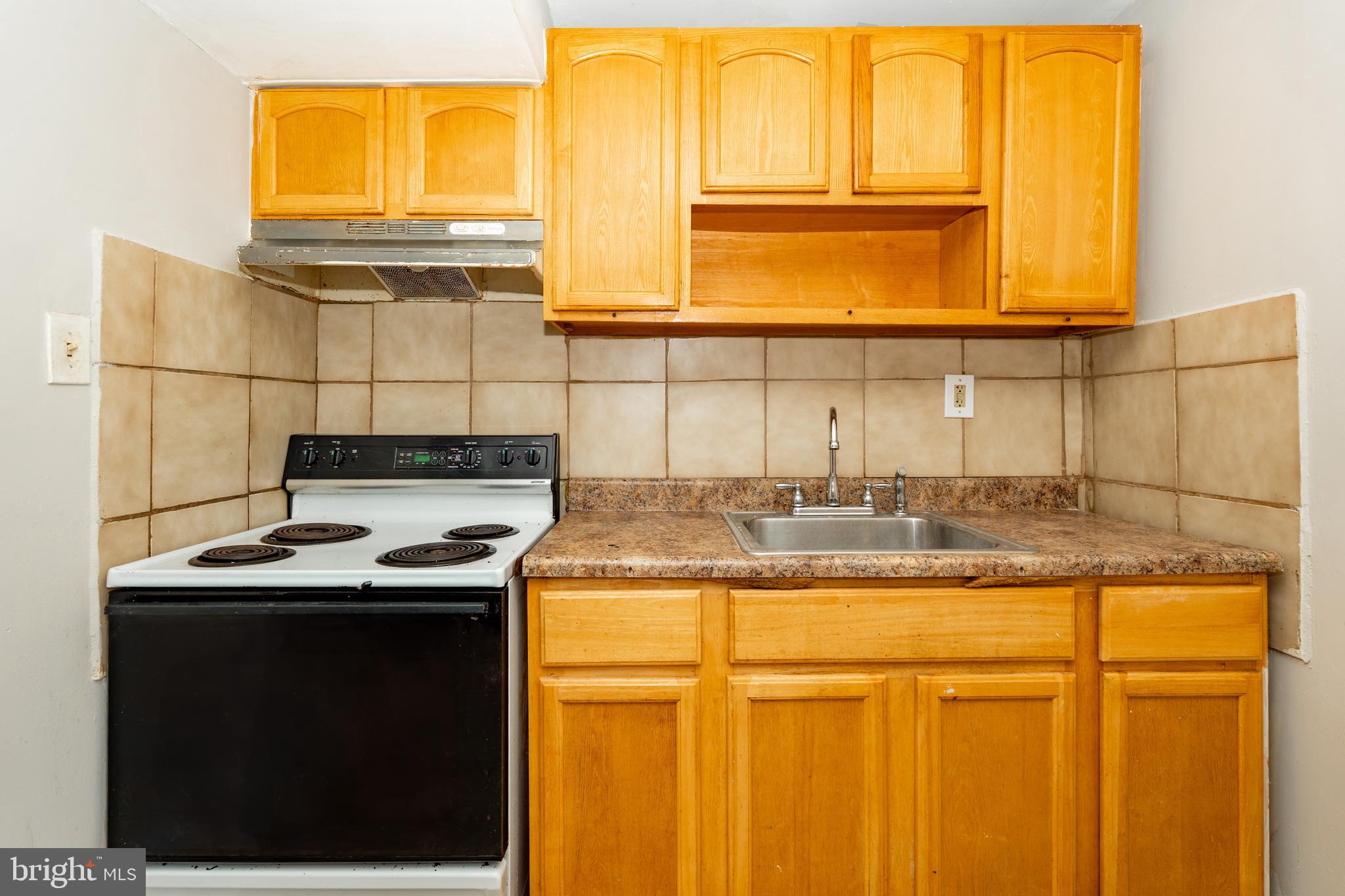 5763 Pemberton Street, Unit C Philadelphia, PA 19143 - Photo 5 of 37