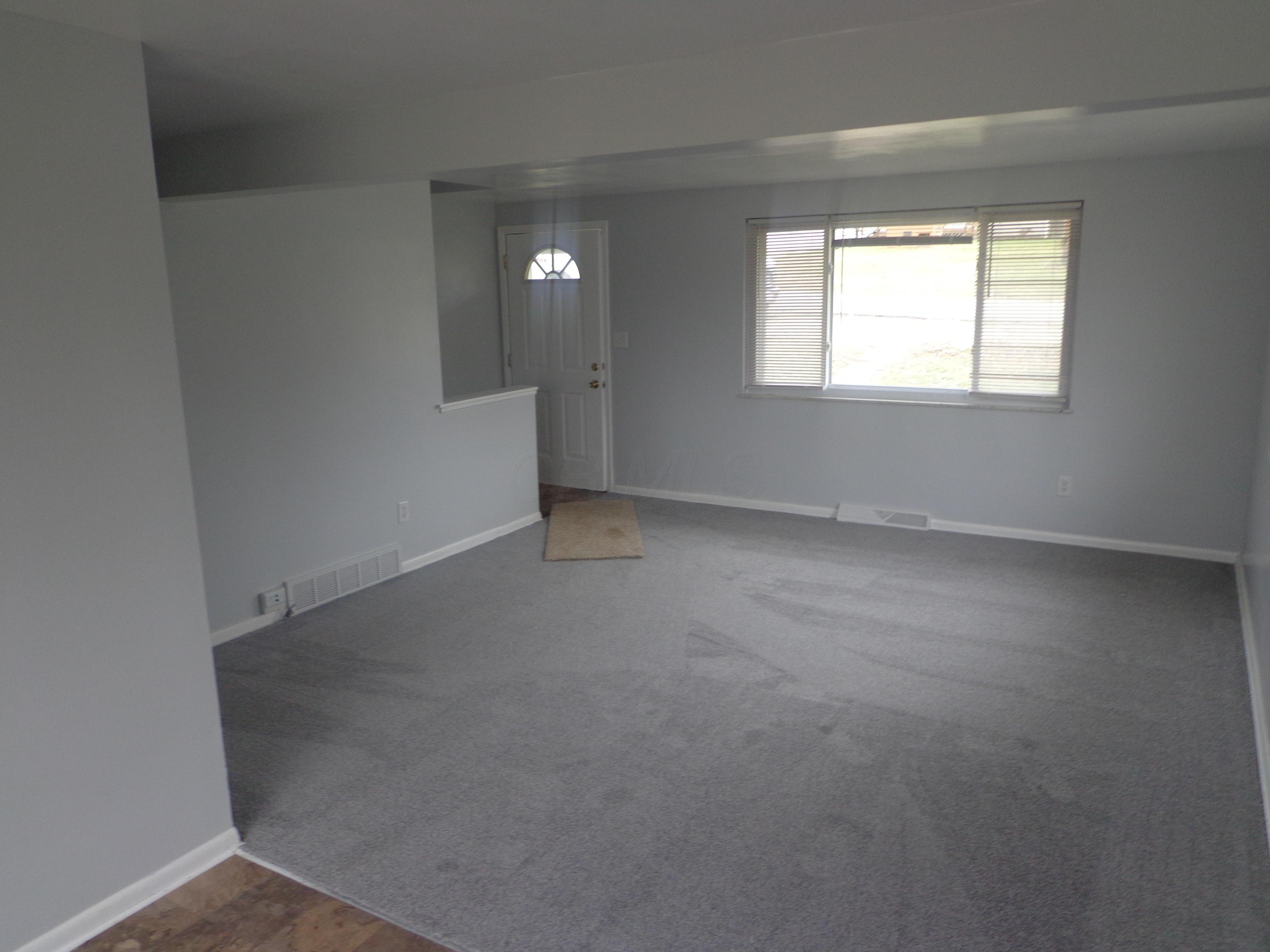 839 Spring Street Lancaster, OH 43130 - Photo 3 of 21