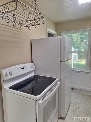 $254,900 | 98 Maplewood Avenue, Pocatello, ID 83204