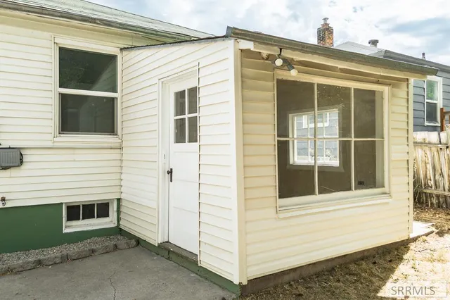 $254,900 | 98 Maplewood Avenue, Pocatello, ID 83204