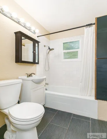 $254,900 | 98 Maplewood Avenue, Pocatello, ID 83204