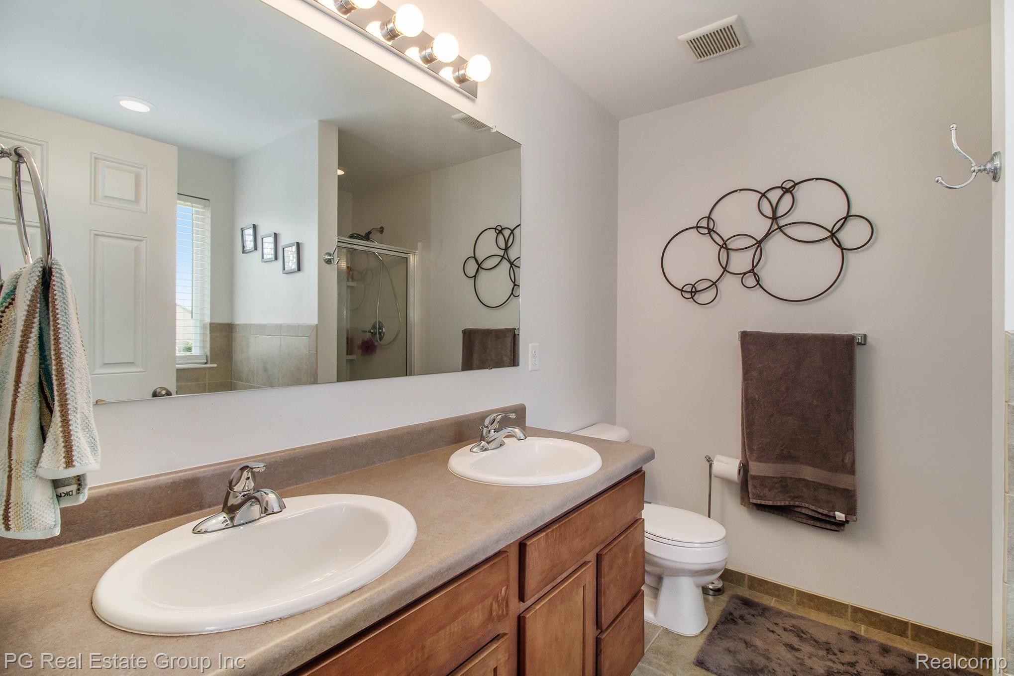 47243 Gloede Road Macomb, MI 48044 - Photo 20 of 28 MASTER BATH