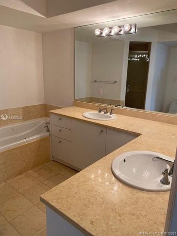 $312,500 | 19900 East Country Club Drive, Unit 907, Aventura, FL 33180