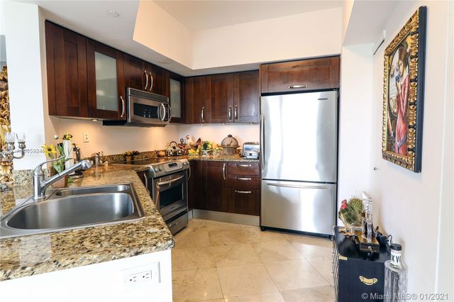 $312,500 | 19900 East Country Club Drive, Unit 907, Aventura, FL 33180