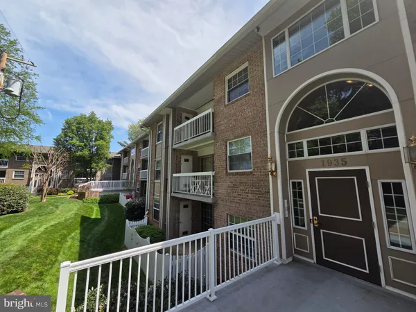 $2,150 | 1935 Wilson Lane, Unit 103, McLean, VA 22102