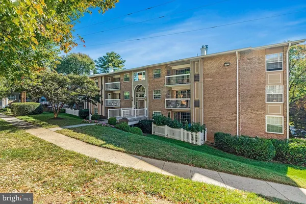 $2,150 | 1935 Wilson Lane, Unit 103, McLean, VA 22102