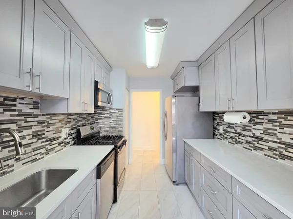 $2,150 | 1935 Wilson Lane, Unit 103, McLean, VA 22102