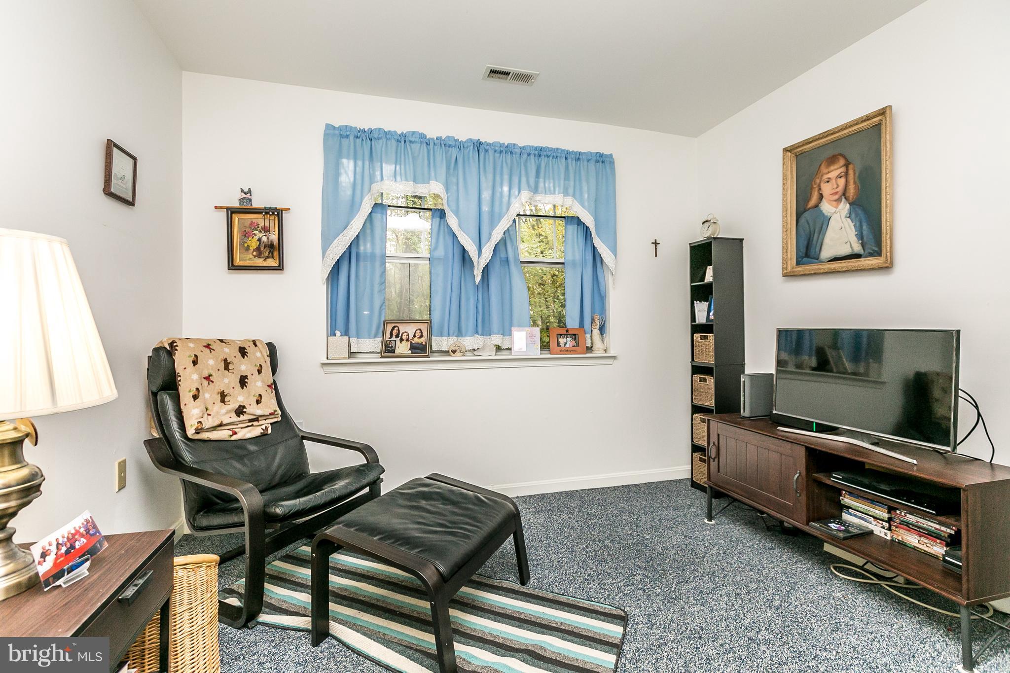 520 McManus Way, Unit C1 Towson, MD 21286 - Photo 14 of 16 Second bedroom