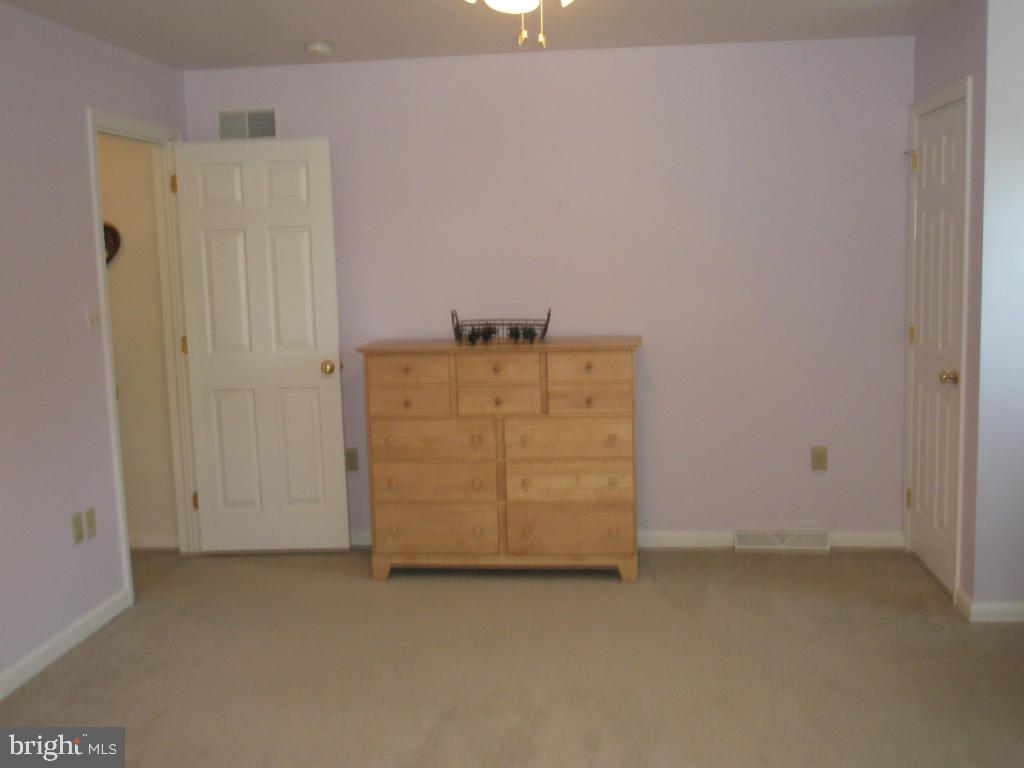 725 Farnum Road Lititz, PA 17543 - Photo 4 of 13