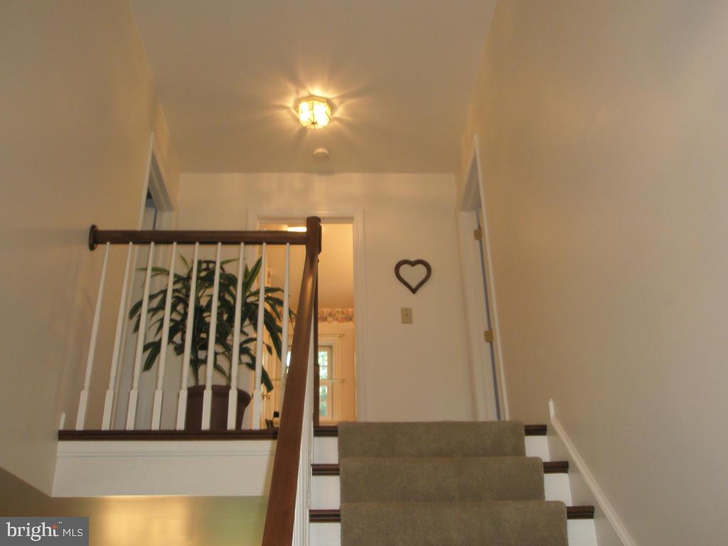 725 Farnum Road Lititz, PA 17543 - Photo 6 of 13