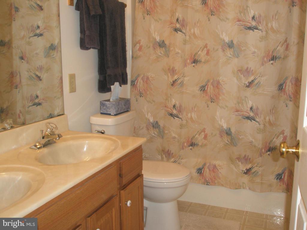 725 Farnum Road Lititz, PA 17543 - Photo 10 of 13