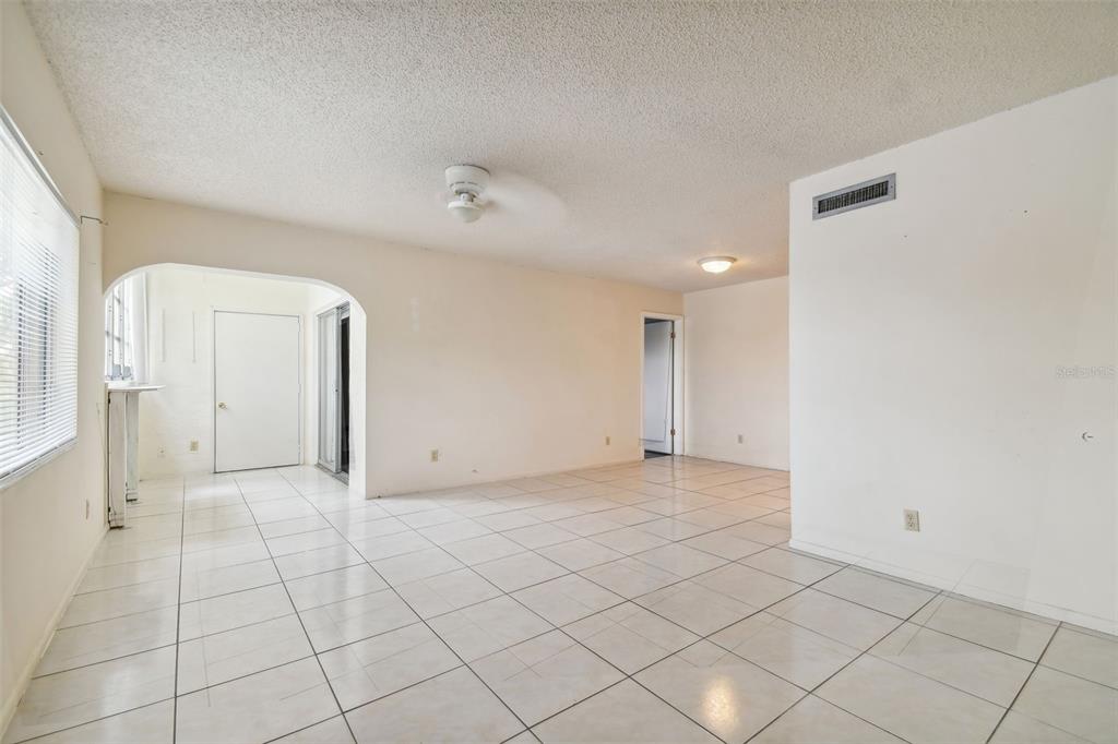 645 North Keene Road, Unit D Clearwater, FL 33755 - Photo 8 of 27 a view of an empty room