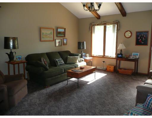 277 Forsythe Road Valencia, PA 16059 - Photo 3 of 14 Living Room. LOVELY FORMAL LIVING ROOM WITH NEUTRAL CARPET, VAULTED CEILING, AND LARGE WINDOW