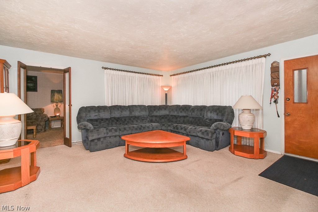 9748 West Ridgewood Drive Parma Heights, OH 44130 - Photo 4 of 31