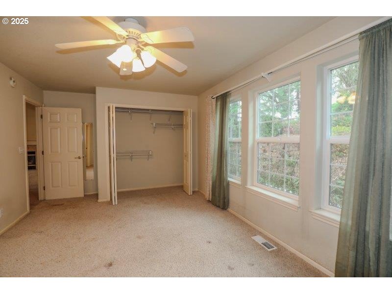 1147 Southeast Kane Street Roseburg, OR 97470 - Photo 26 of 41 a view of an empty room with a window