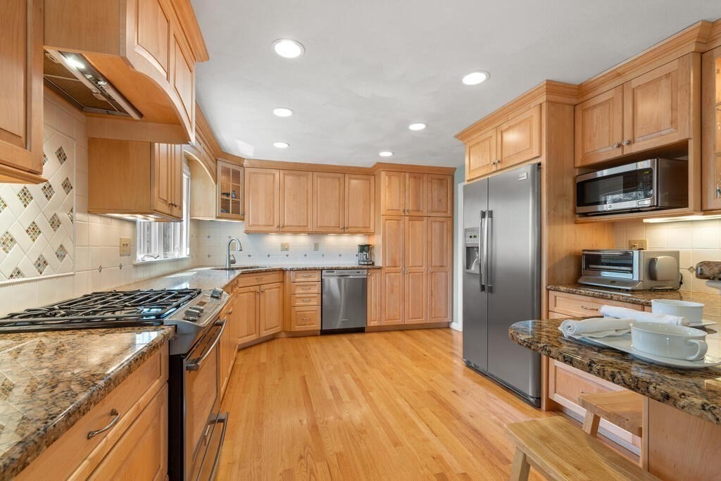 6 Azalea Road Sharon, MA 02067 - Photo 7 of 32