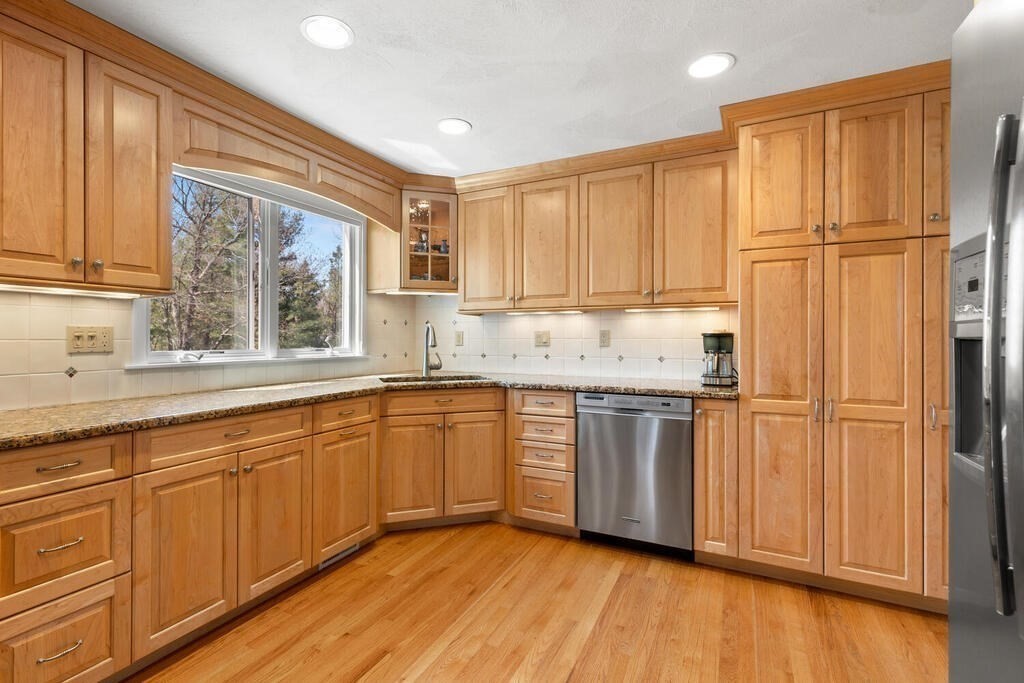 6 Azalea Road Sharon, MA 02067 - Photo 8 of 32