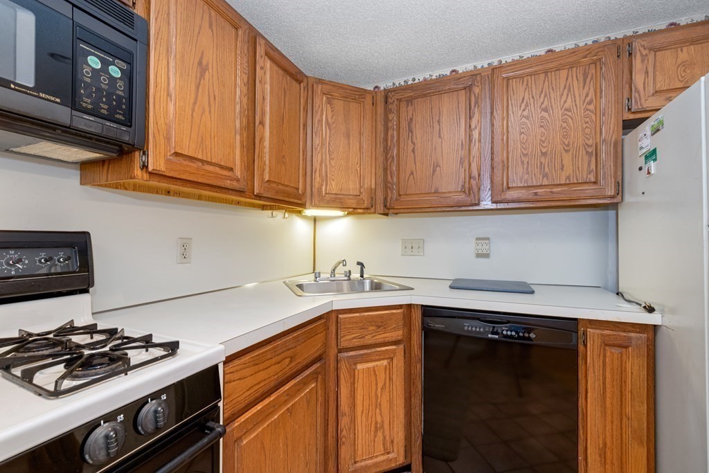 115 Trailside Way, Unit 115 Ashland, MA 01721 - Photo 9 of 34 Gallery Image 9