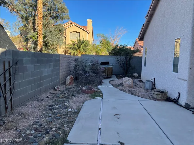 $430,000 | 648 Hitchen Post Drive, Henderson, NV 89011