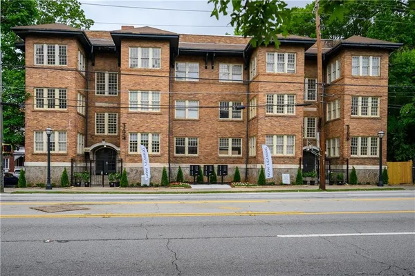 $1,900 | 360 Ponce De Leon Avenue Northeast, Unit 24, Atlanta, GA 30308