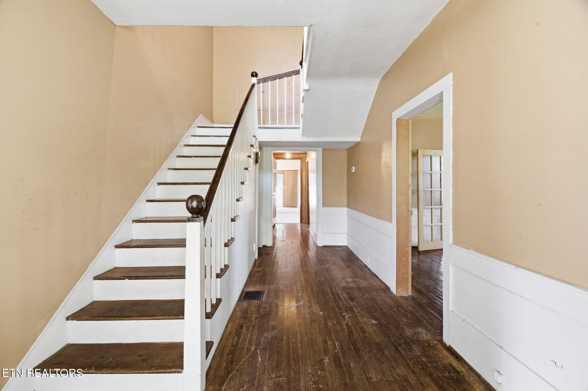 9320 Mascot Road Mascot, TN 37806 - Photo 6 of 52
