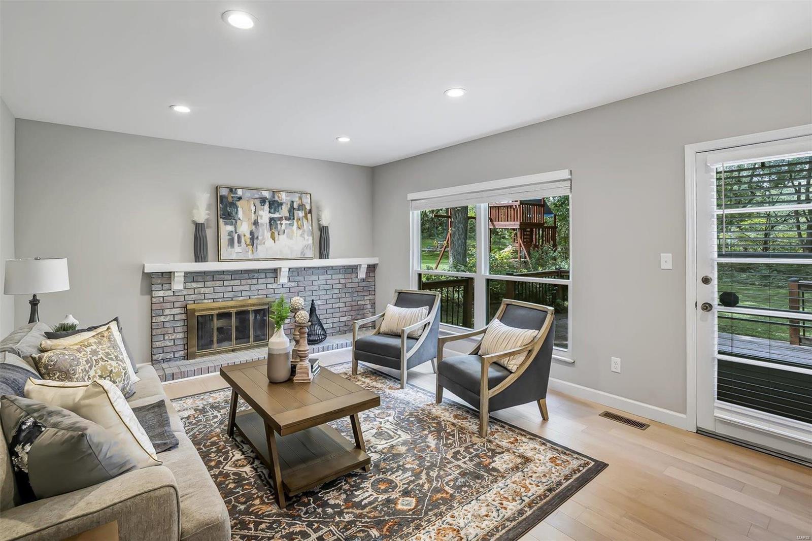 269 Oak Path Drive Ballwin, MO 63011 - Photo 4 of 29