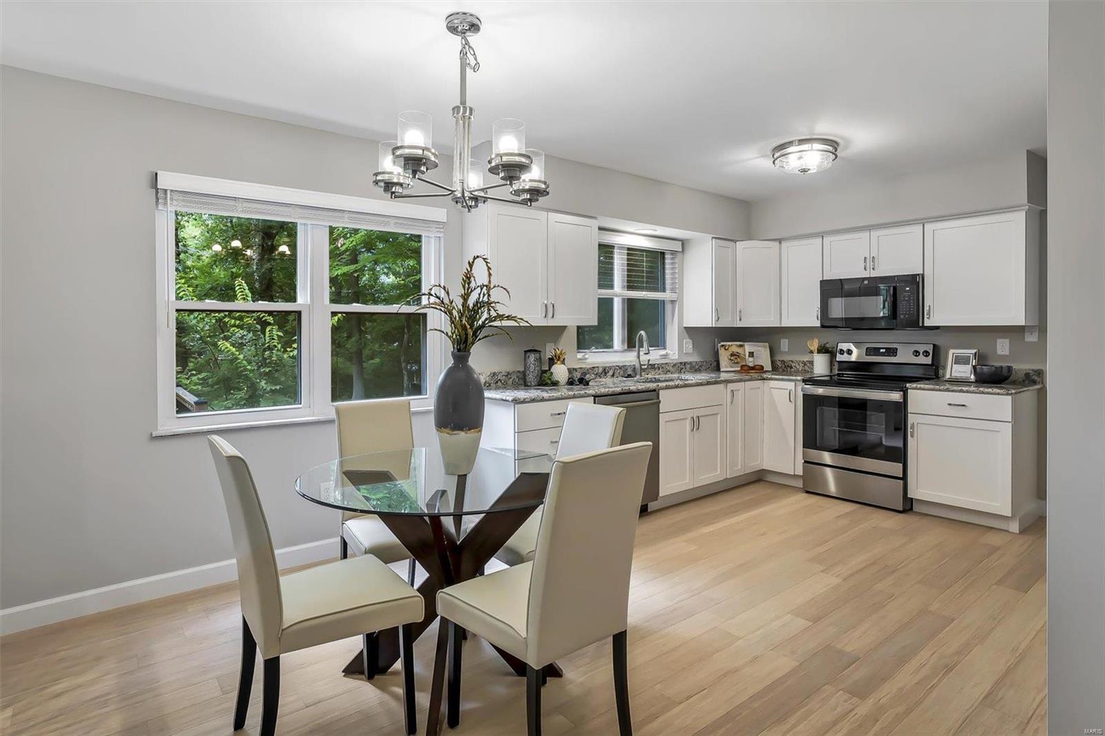 269 Oak Path Drive Ballwin, MO 63011 - Photo 7 of 29