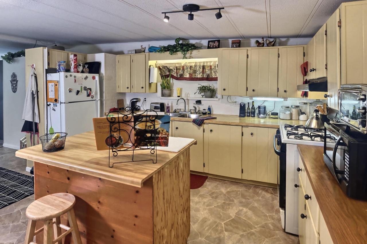 8609 Hower Road, Unit 28 Minocqua, WI 54548 - Photo 3 of 23 Gallery Image 3